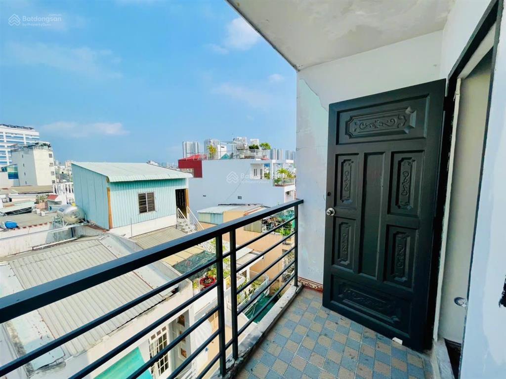 Studio ban công full nội thất gần cầu kênh tẻ tiện về quận 4, quận 1