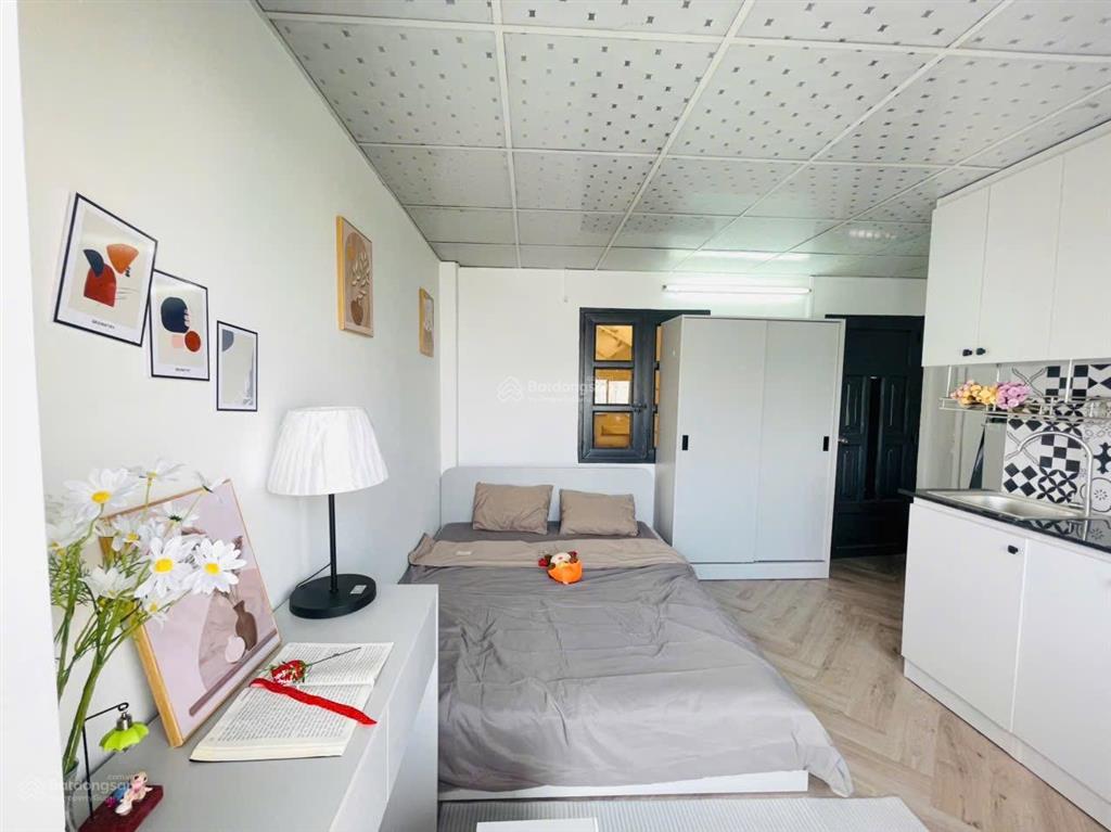 Studio ban công full nội thất gần cầu kênh tẻ tiện về quận 4, quận 1