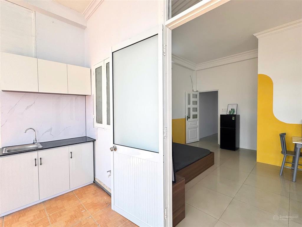 1 phòng ngủ penthouse mới 100% rộng 60m2 mặt tiền nguyễn thị thập view cực chill