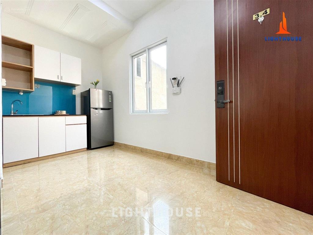 Căn hộ studio tách bếp  thang máy  full nội thất  cửa sổ trời  ngay sân vận động phú thọ