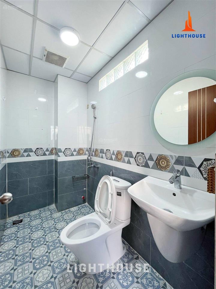 Căn hộ studio tách bếp  thang máy  full nội thất  cửa sổ trời  ngay sân vận động phú thọ