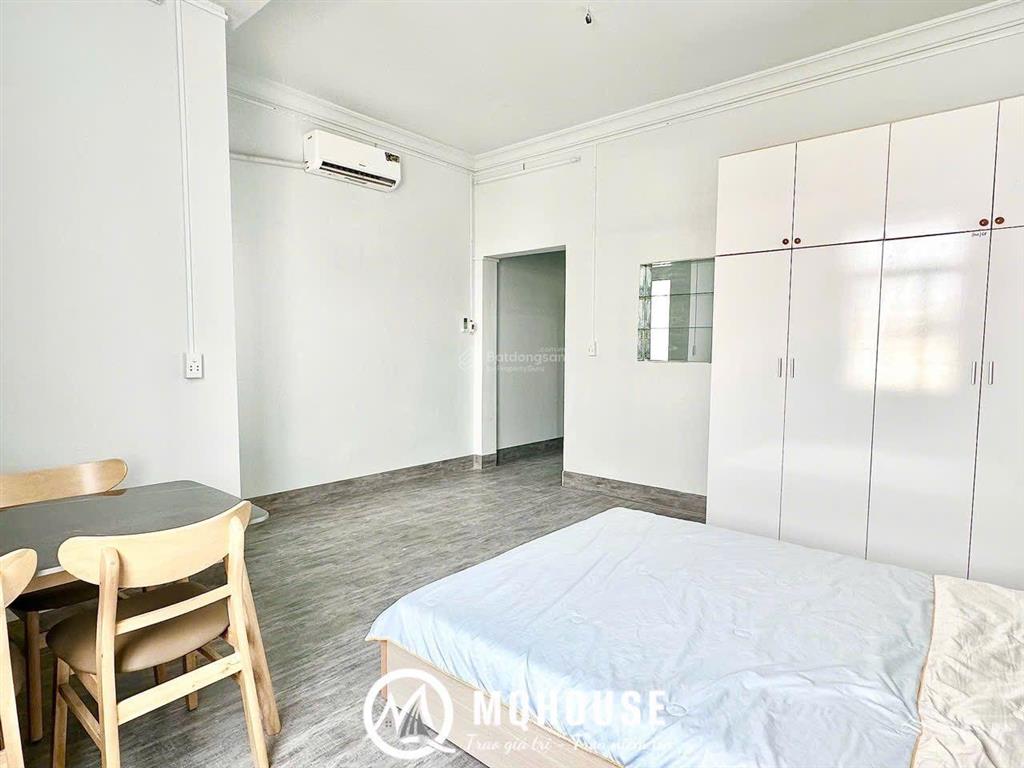 Cho thuê studio tách bếp  full nội thất  cửa sổ trời siêu to  ngay chợ nguyễn văn trỗi