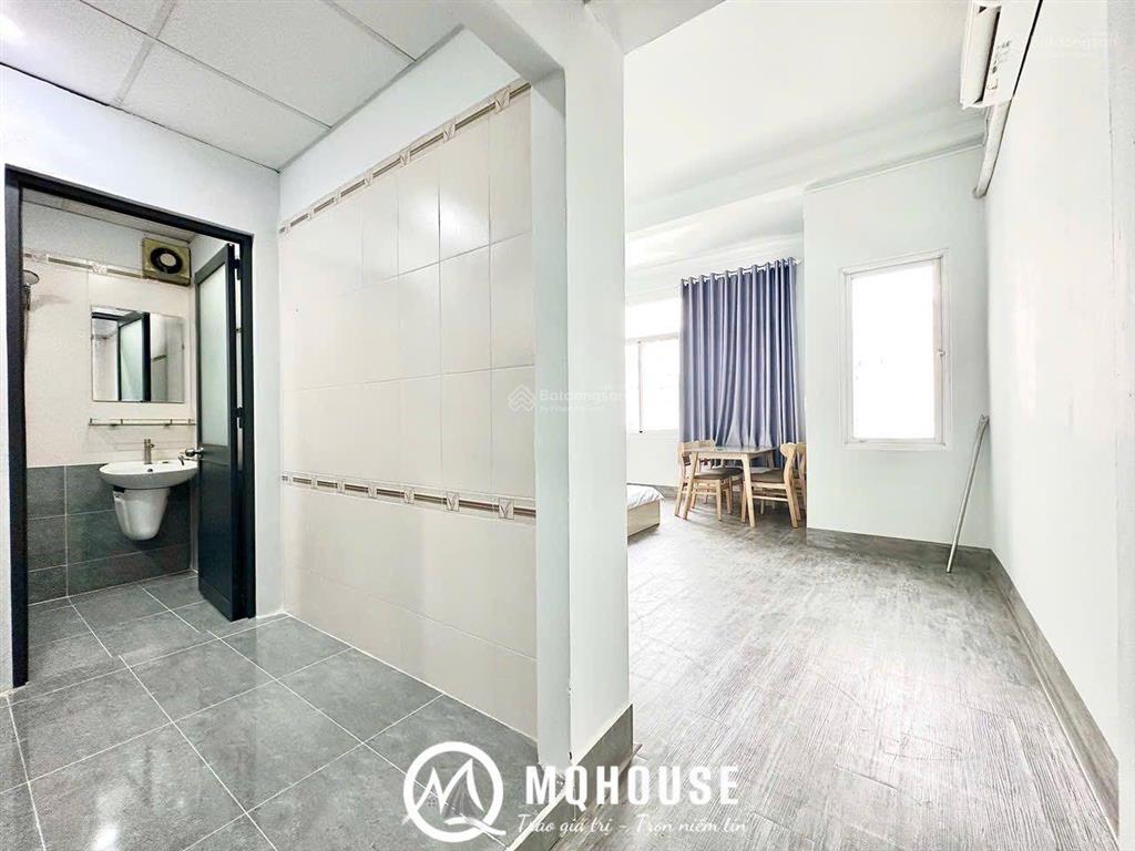 Cho thuê studio tách bếp  full nội thất  cửa sổ trời siêu to  ngay chợ nguyễn văn trỗi