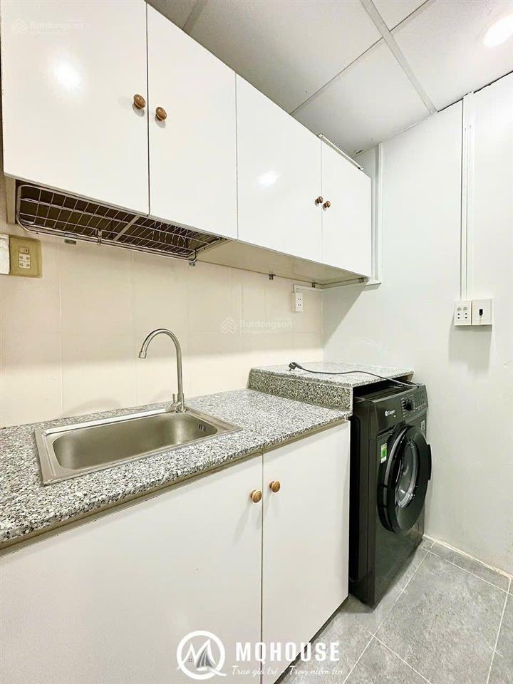 Cho thuê studio tách bếp  full nội thất  cửa sổ trời siêu to  ngay chợ nguyễn văn trỗi