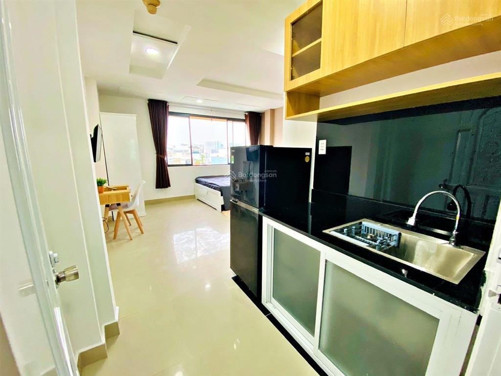 Căn hộ studio  thang máy  full nội thất  cửa sổ trời  ngay chợ nguyễn văn trỗi