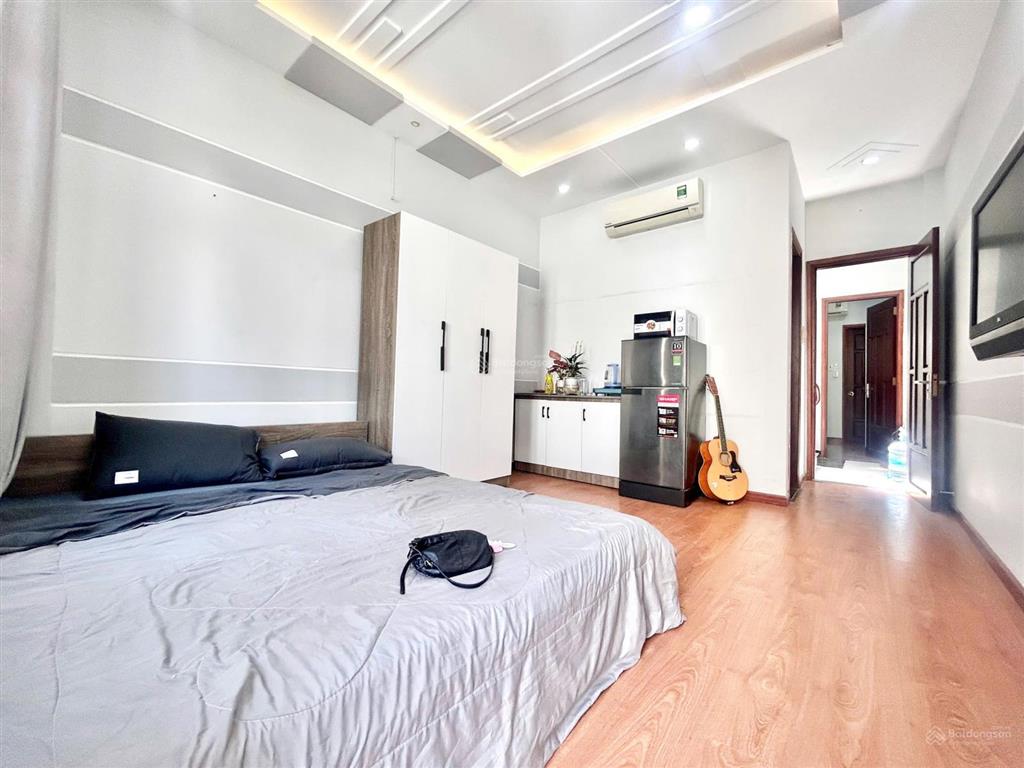 Căn hộ studio  ban công  full nội thất  ngay gần ngã 4 phú nhuận