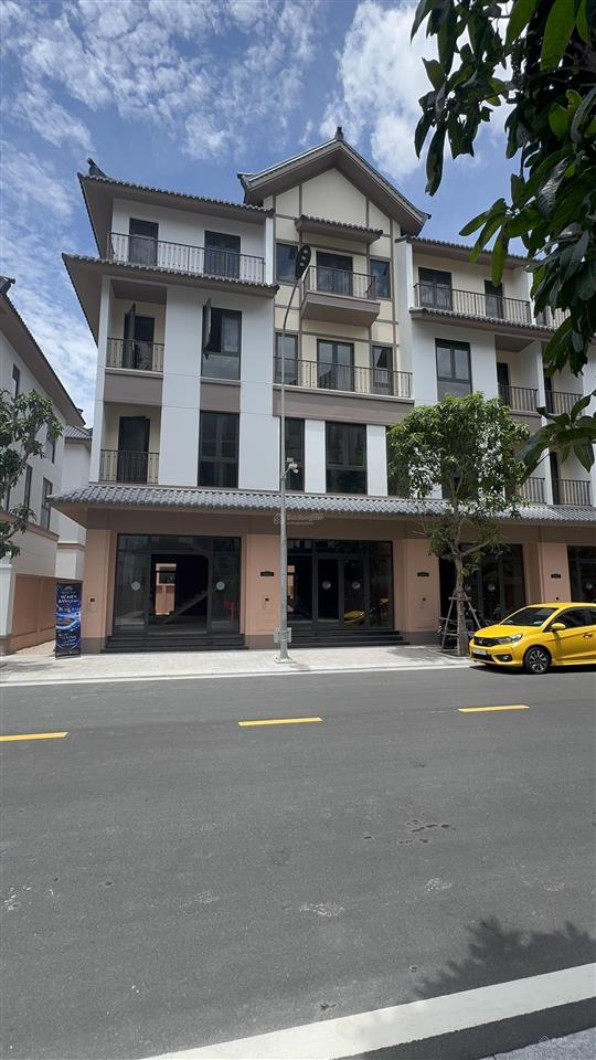 Vinhome pearl bay nha trang  dịch vụ du lịch.
dt đất 90m | dtxd 266,2m giá vat & kpbt 13.06 tỷ