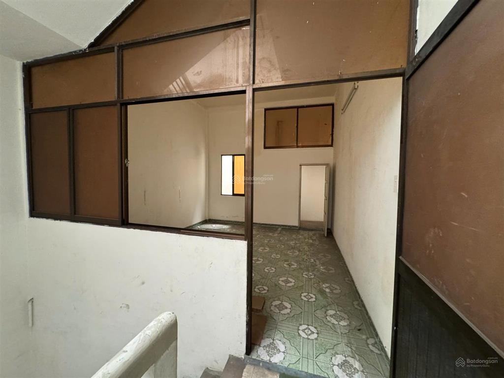 Cho thuê nhà mặt tiền 4x25m đường tạ uyên