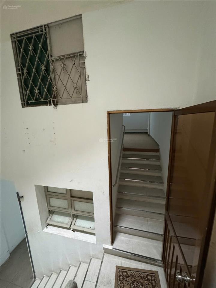 Cho thuê nhà mặt tiền 4x25m đường tạ uyên