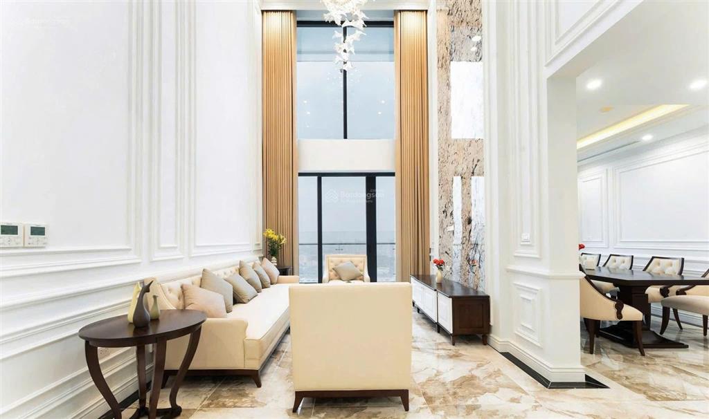 Chính chủ bán gấp căn hộ chung cư cao cấp tòa sky park dt. 133m2 giá tốt 15 tỷ,  e hải