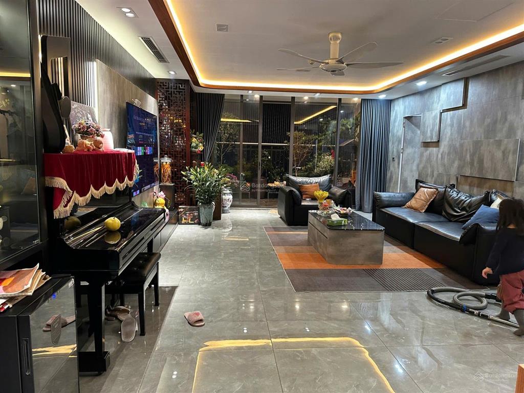 Chính chủ gửi bán căn hộ penthouse duplex tòa az lâm viên complex dt. 255m² giá tốt 20 tỷ