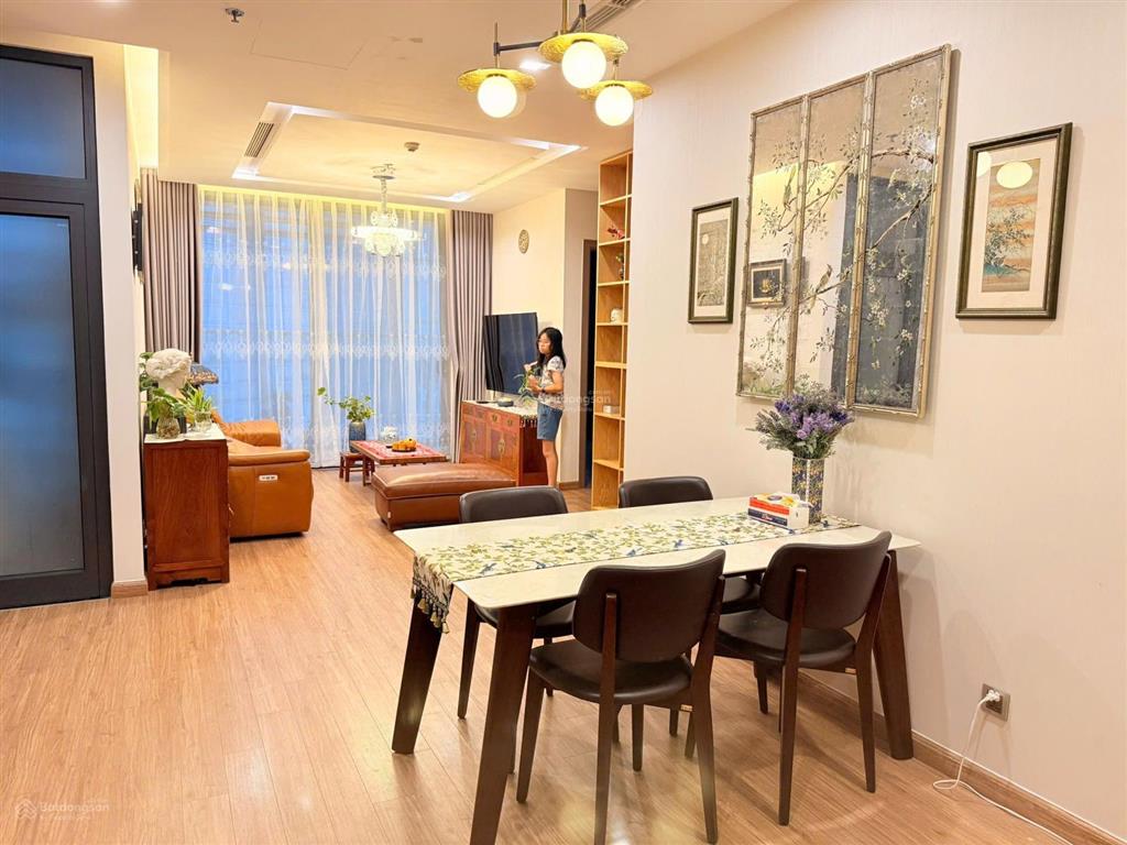 Chính chủ bán căn tòa green stars phạm văn đồng. dt 70m2 giá tốt