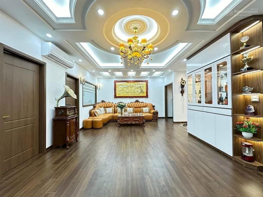 Mình chính chủ bán căn hộ chung cư cao cấp tòa vimeco trung hòa. dt 130m2 giá tốt