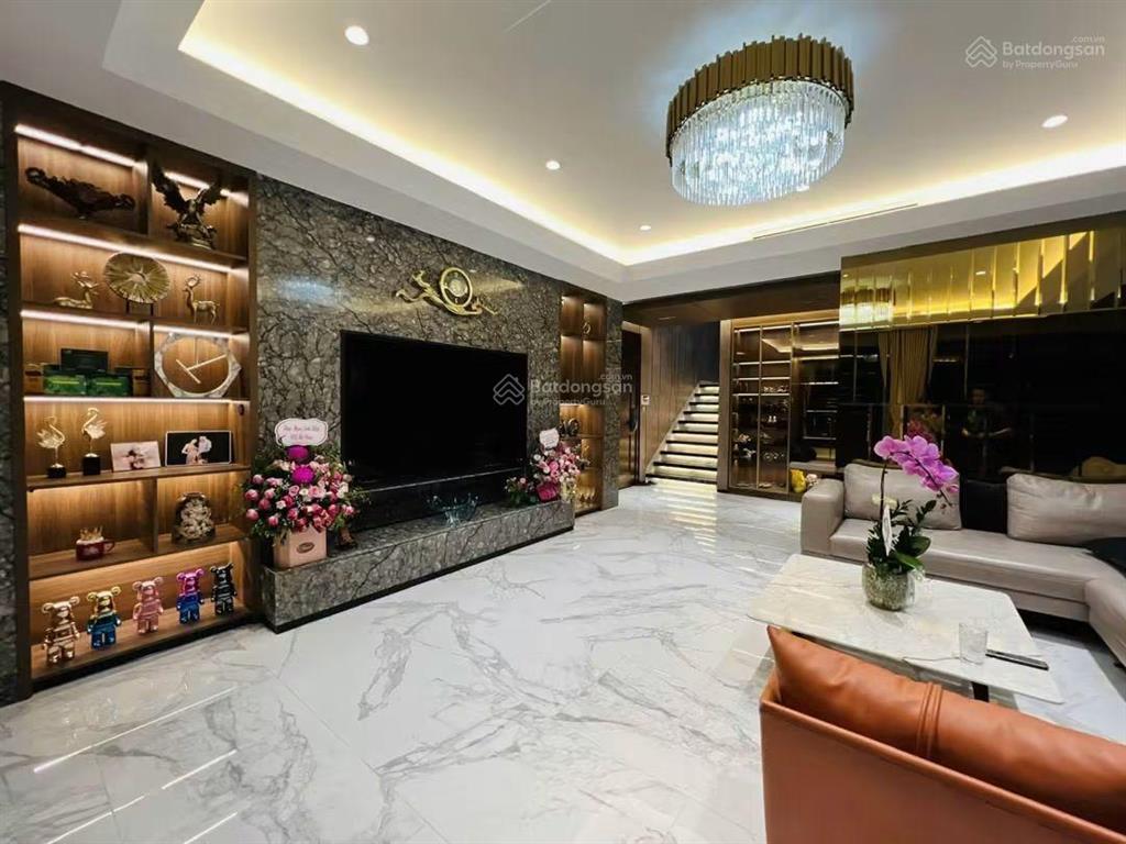 Chủ nhà thiện chí gửi bán sản phẩm duplex penthouse tòa roman plaza dt 302m2 giá tốt 32tỷ