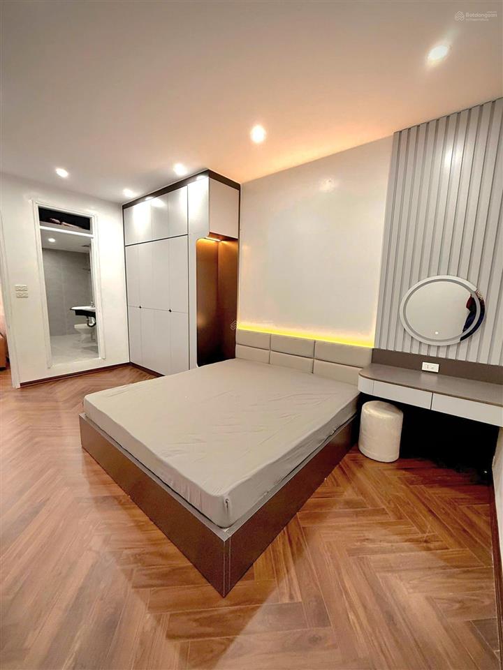 Bán gấp căn hộ tòa 18t trung hòa nhân chính. diện tích 115m2 gồm 3pn, 2wc. full nội thất cao cấp