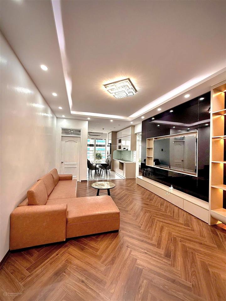 Bán gấp căn hộ tòa 18t trung hòa nhân chính. diện tích 115m2 gồm 3pn, 2wc. full nội thất cao cấp