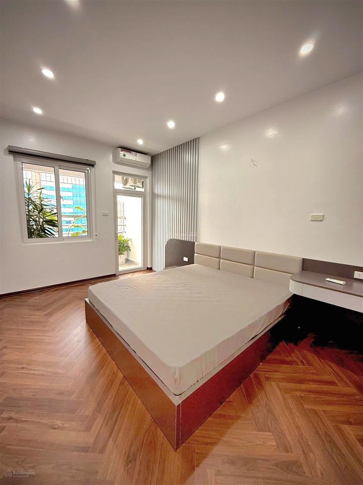 Bán gấp căn hộ tòa 18t trung hòa nhân chính. diện tích 115m2 gồm 3pn, 2wc. full nội thất cao cấp