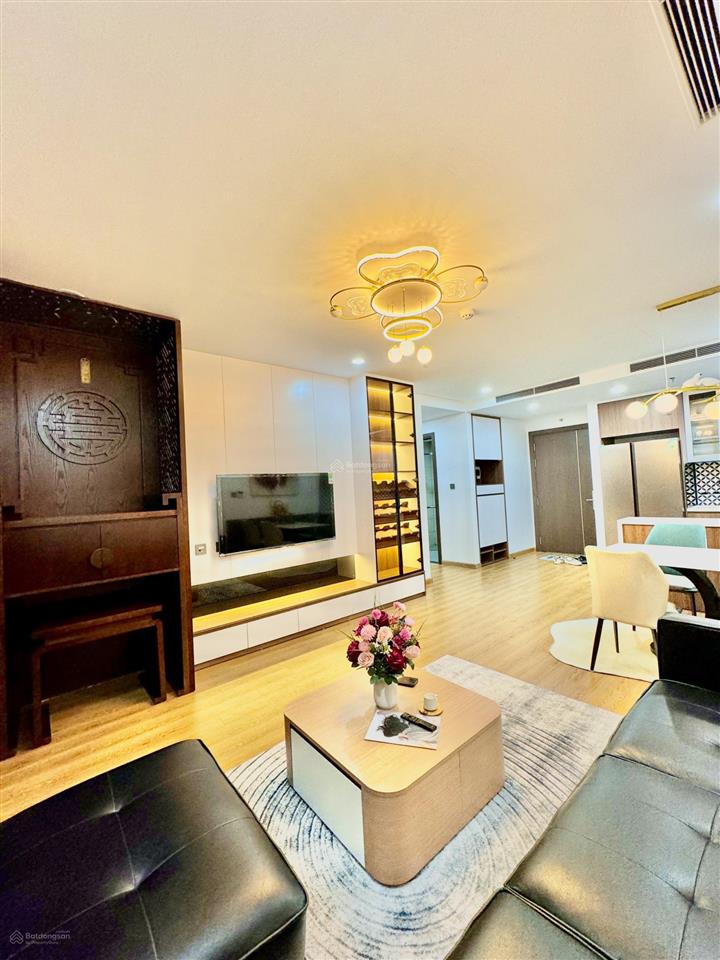 Chính chủ cần bán căn hộ 3 ngủ  100m2 cc intracom 1 trung văn, tố hữu. giá 6,5 tỷ.  0961 270 ***