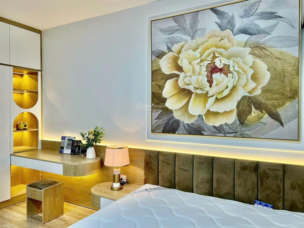 Chính chủ bán căn hộ 3 ngủ  141m2 cc hồ gươm plaza. giá chuẩn 8,5 tỷ.  0961 270 ***