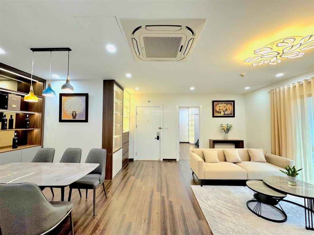 Chính chủ bán gấp căn hộ dt 91m2  3 ngủ cc housinco phùng khoang. giá 7,1 tỷ.  0961 270 ***