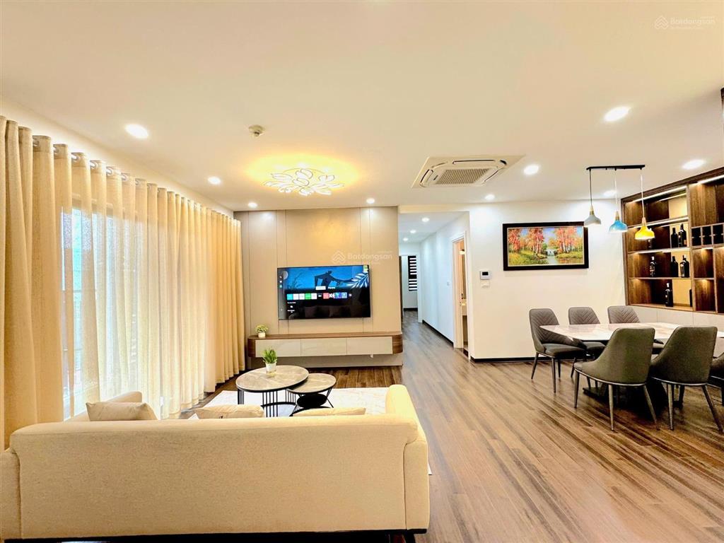Chính chủ bán gấp căn hộ dt 91m2  3 ngủ cc housinco phùng khoang. giá 7,1 tỷ.  0961 270 ***