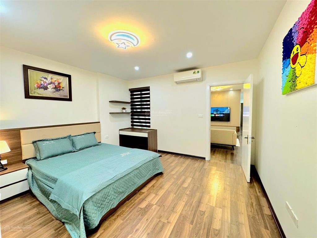 Chính chủ bán gấp căn hộ dt 91m2  3 ngủ cc housinco phùng khoang. giá 7,1 tỷ.  0961 270 ***