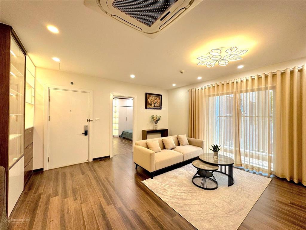 Chính chủ bán gấp căn hộ dt 91m2  3 ngủ cc housinco phùng khoang. giá 7,1 tỷ.  0961 270 ***