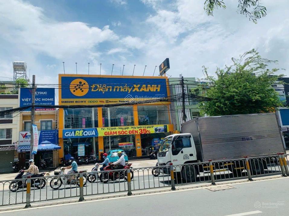Ngay sân bay mặt tiền phạm văn đồng  11x52m  chỉ tiêu 2 hầm 12 tầng  giá 199tr/m2