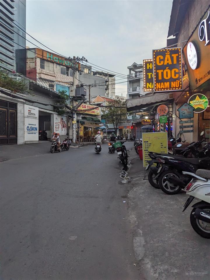 Bán mặt tiền lê quang định q.bt  8x31m  nhà 3 tầng  hđt 100tr/tháng  giá 35 tỷ