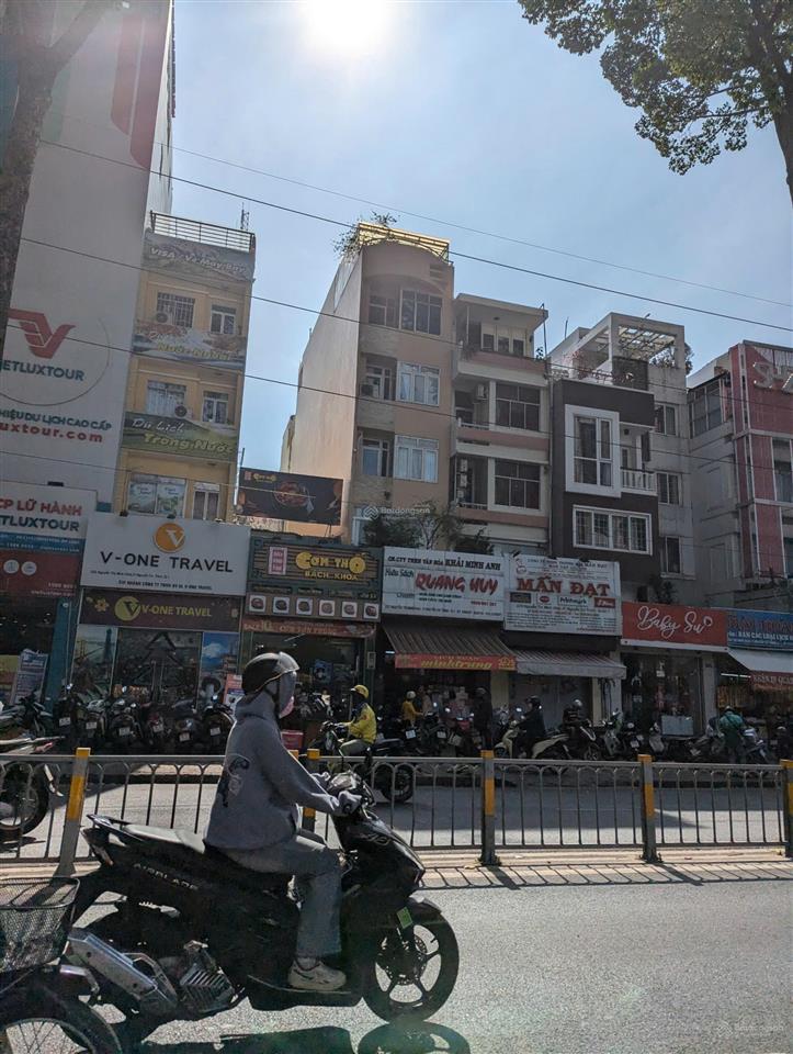 Ngang 17m mặt tiền quận 1  17x25m  nhà 5 tầng  hđt  300tr/tháng  giá chỉ 75 tỷ
