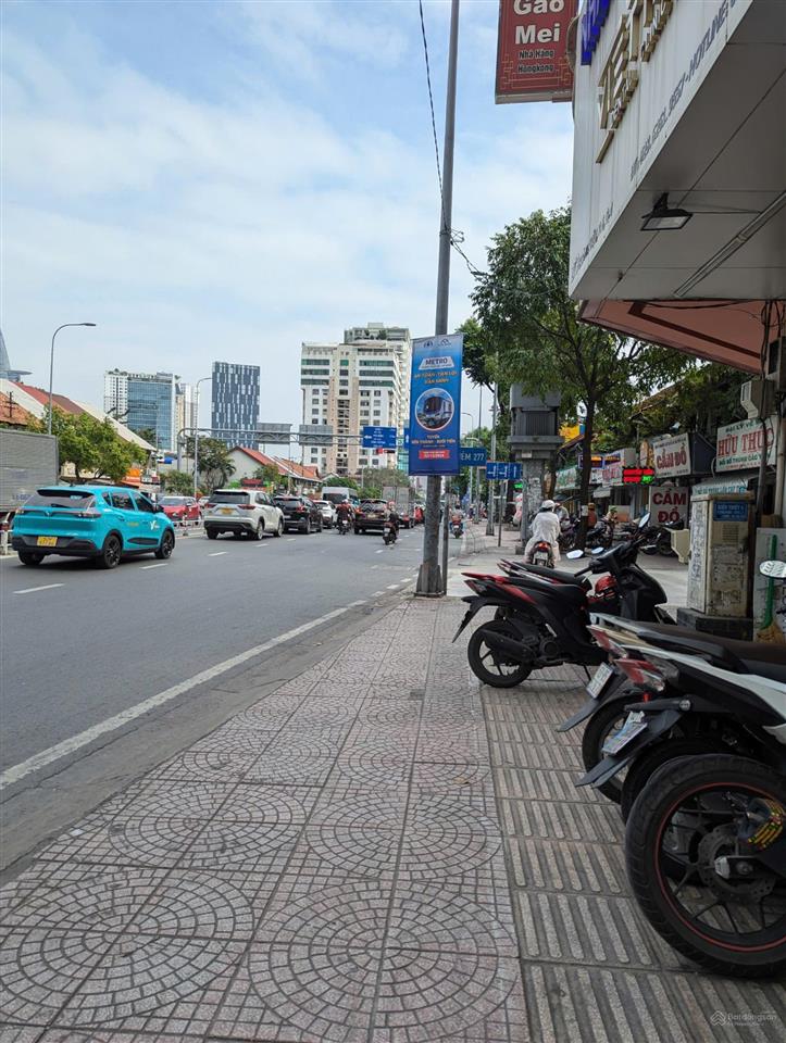 Góc lê trọng tấn và tân kỳ tân quý  quận tân phú  30x60m  2000 m2  hđt 350tr/tháng 250tr/m2