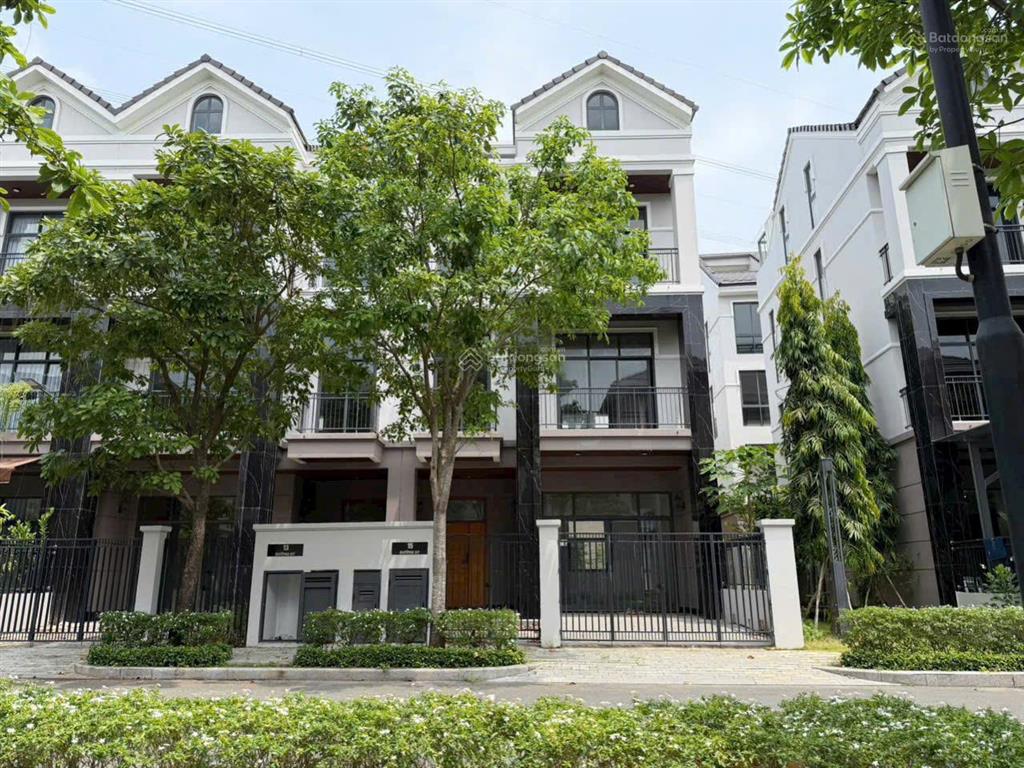 Bán nhà phố căn góc công viên khu gs metrocity tt theo tiến độ.  0987 490 *** mai anh