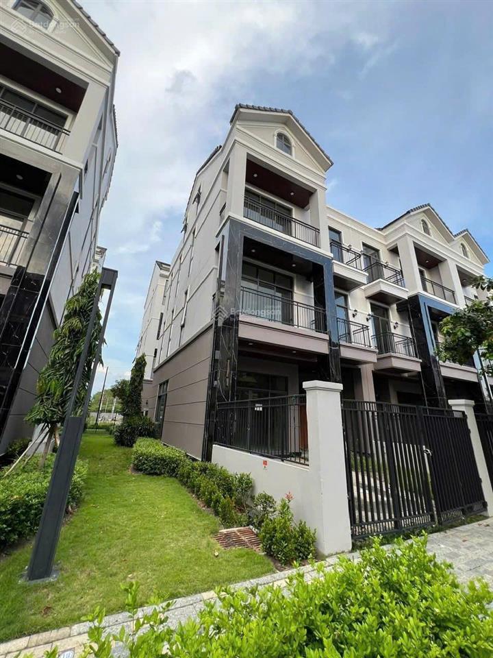 Bán nhà phố căn góc công viên khu gs metrocity tt theo tiến độ.  0987 490 *** mai anh
