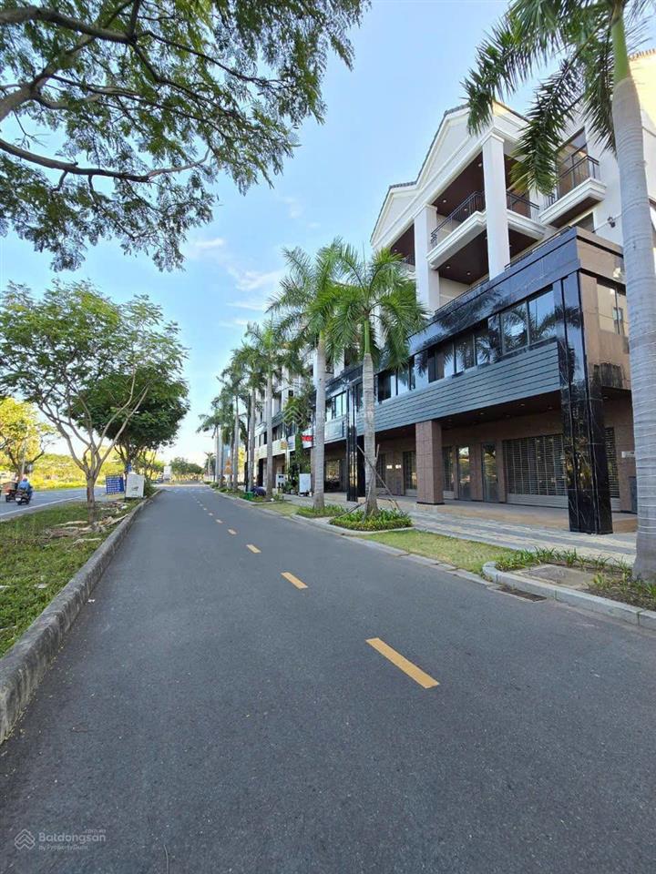 Cần bán shophouse mặt tiền đường nguyễn hữu thọ khu đô thị gs metrocity nhà bè