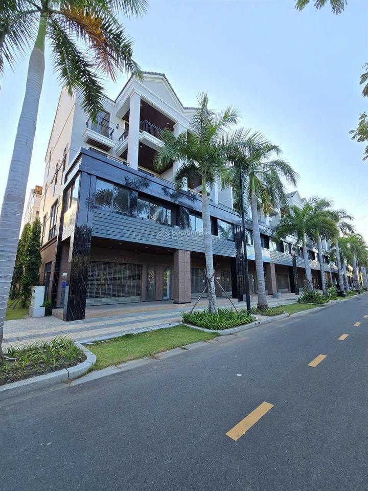 Cần bán shophouse mặt tiền đường nguyễn hữu thọ khu đô thị gs metrocity nhà bè