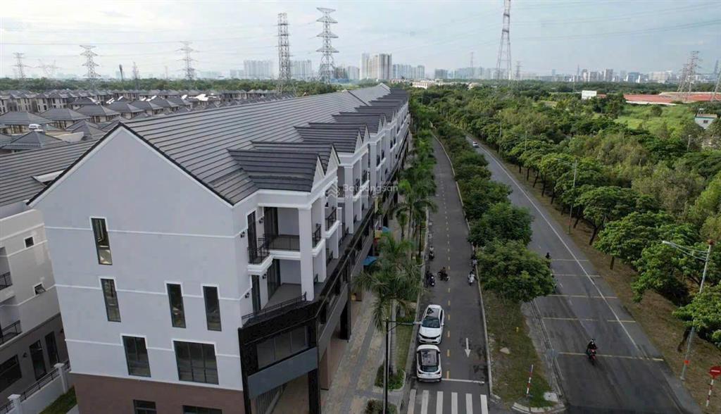Cần bán shophouse mặt tiền đường nguyễn hữu thọ khu đô thị gs metrocity nhà bè