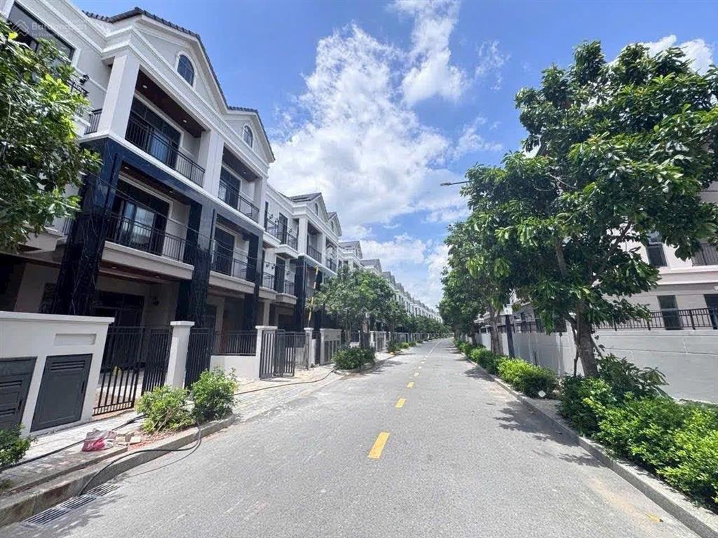 Bán gấp nhà phố gs zeitgeist nhà bè giá 16,2 tỷ, vị trí đối diện công viên  mai anh 0987 490 ***