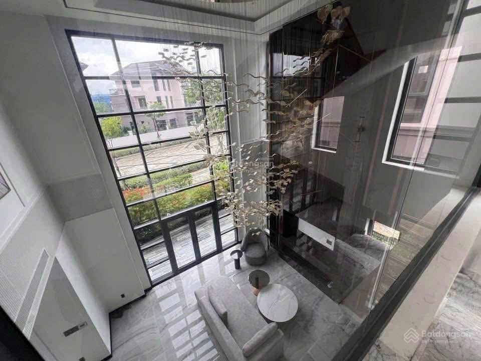 Cho thuê biệt thự căn góc siêu đẹp khu đô thị gs metrocity  mai anh 0987 490 ***