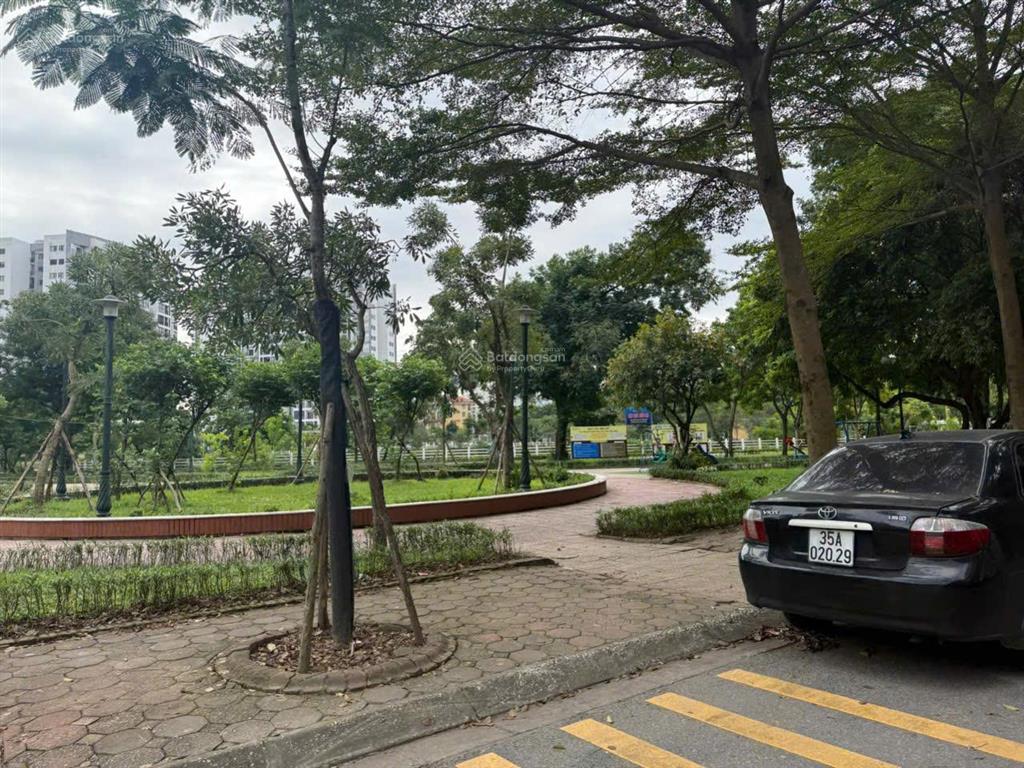 Cần bán biệt thự sài đồng long biên hà nội.