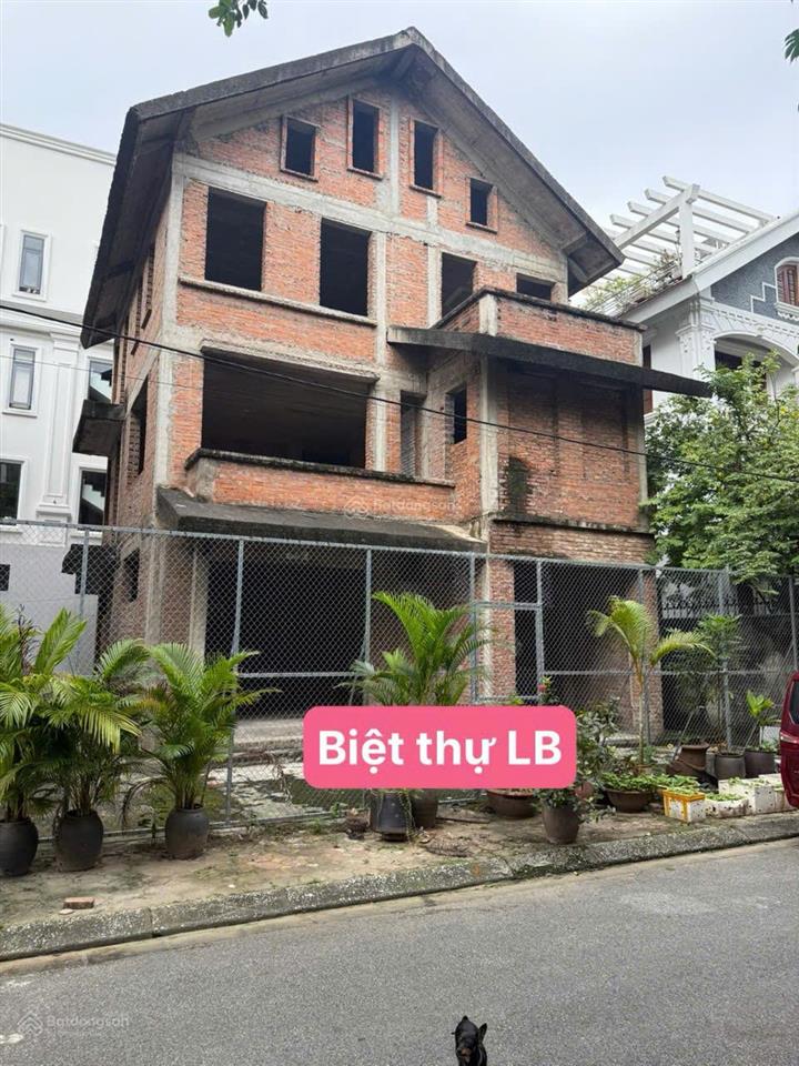 Cần bán biệt thự sài đồng long biên hà nội.