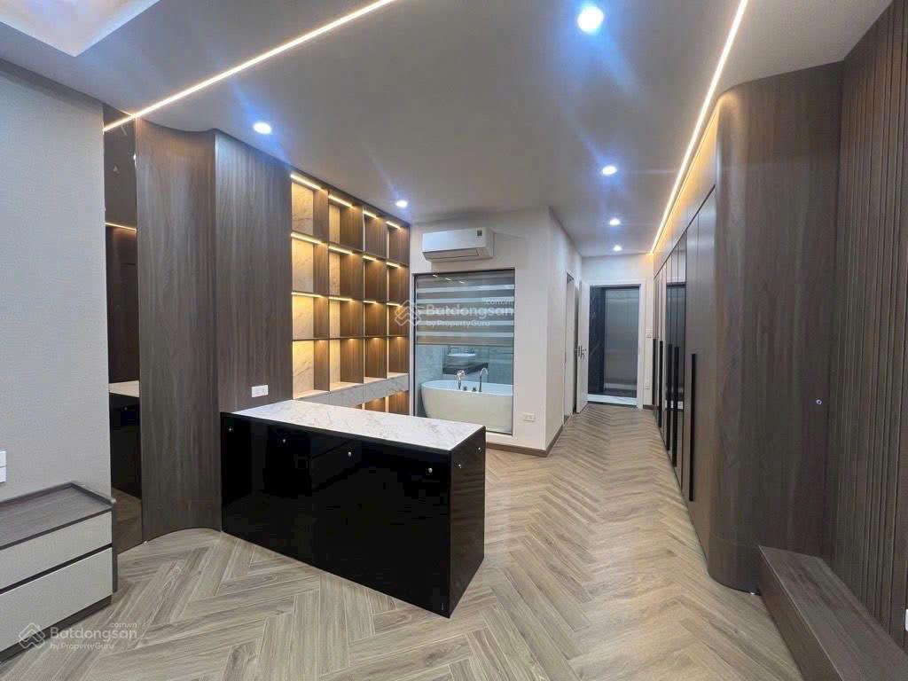 Cần bán nhà tư đình cổ linh long biên hà nội.