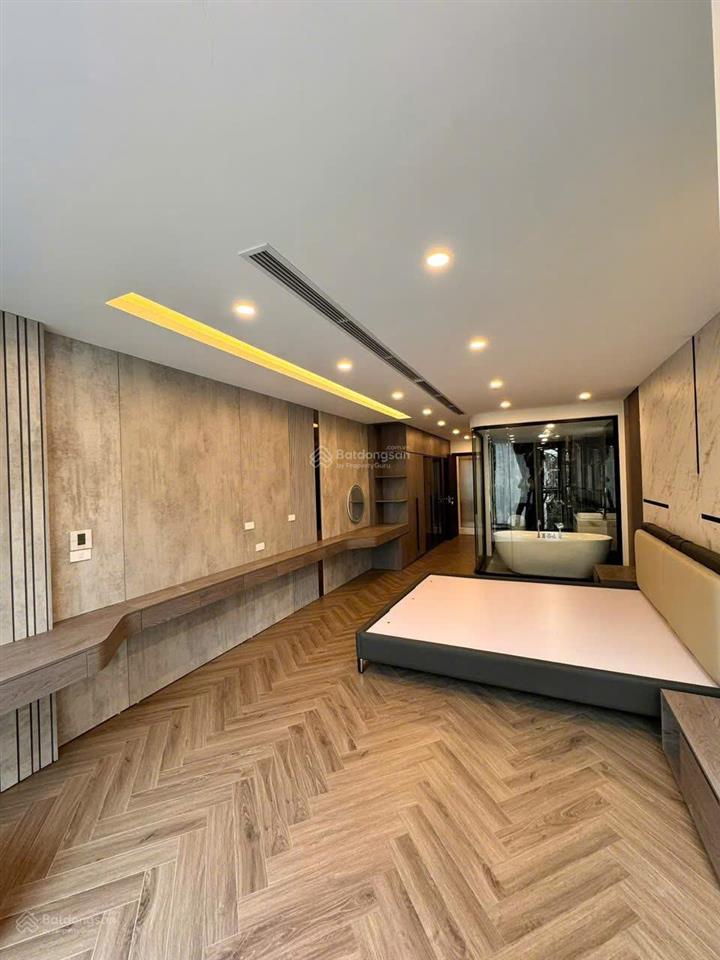 Cần bán nhà mặt phố hoa lâm việt hưng long biên hà nội.