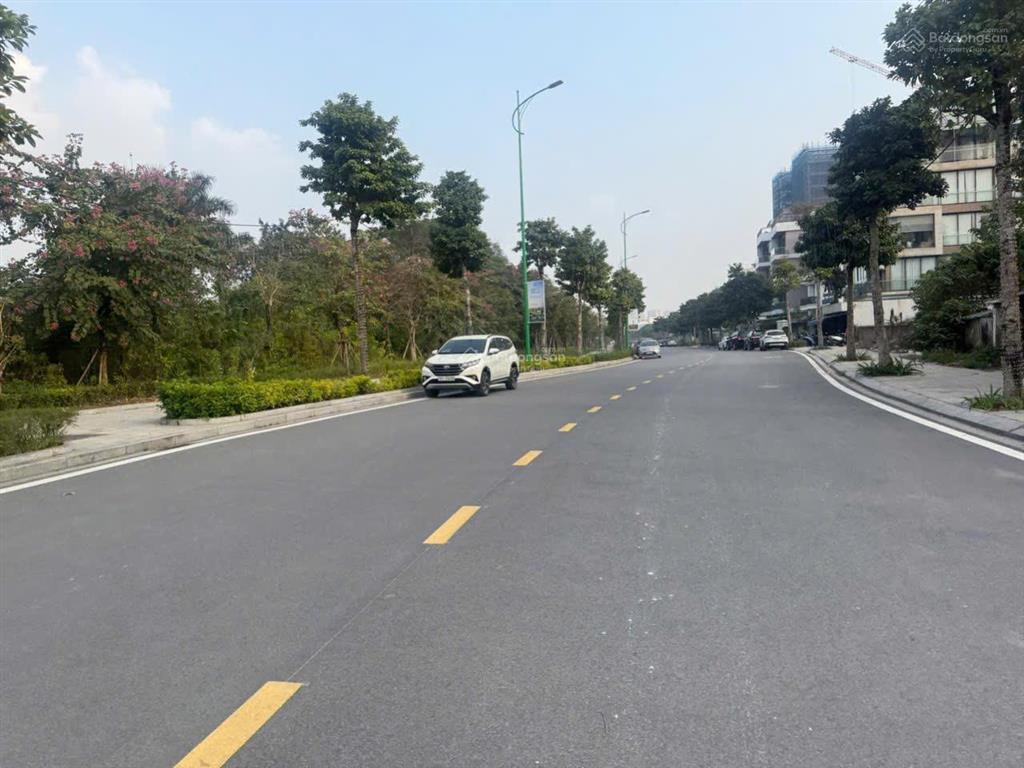 Cần bán đất tư đình long biên hà nội.