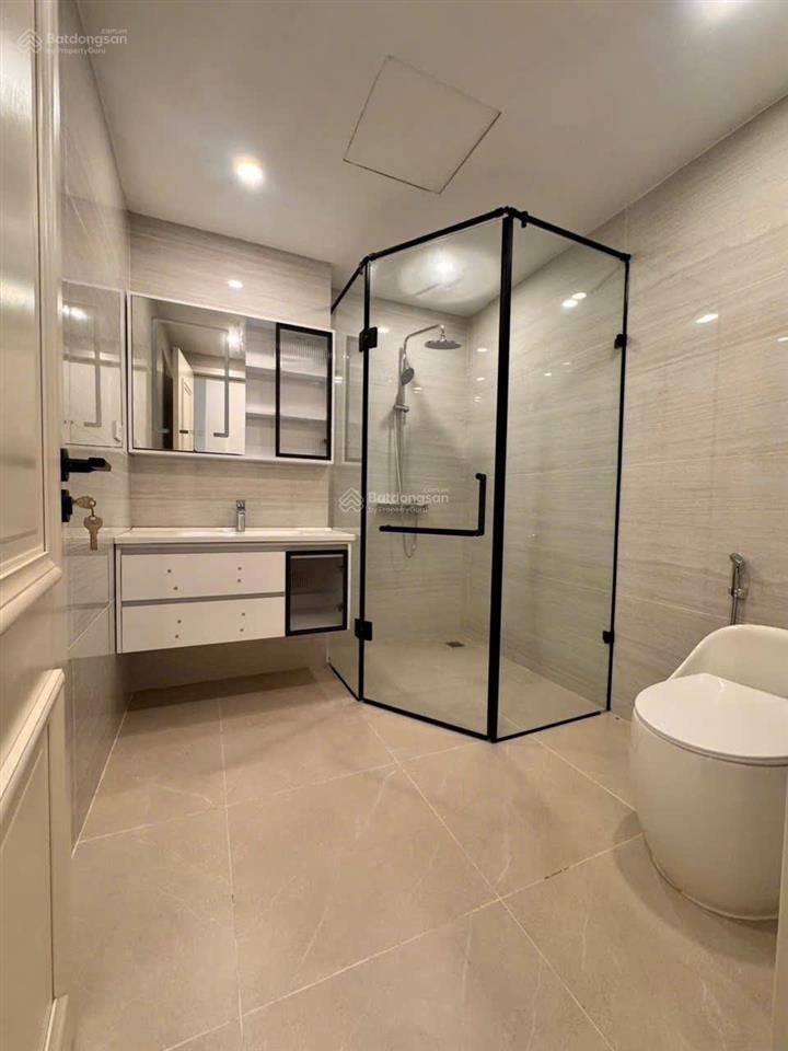 Cần bán nhà mặt phố đàm quang trung long biên hà nội.