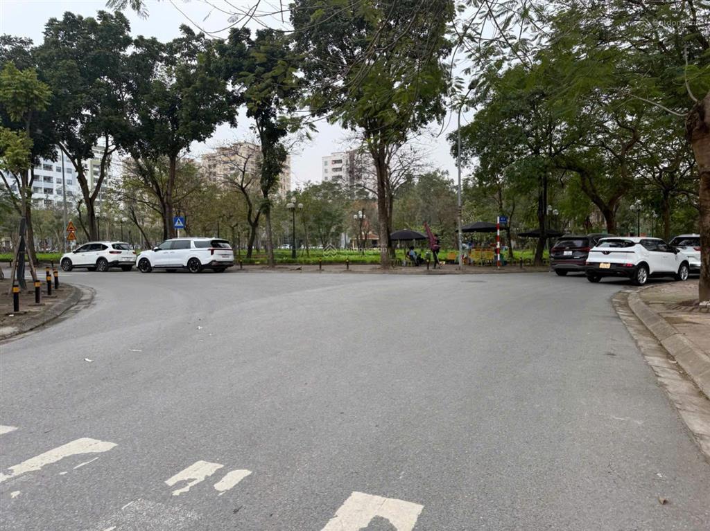 Cần bán đất phân lô sài đồng long biên hà nội.