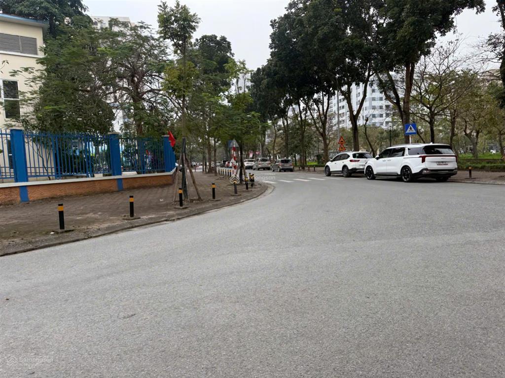 Cần bán đất phân lô sài đồng long biên hà nội