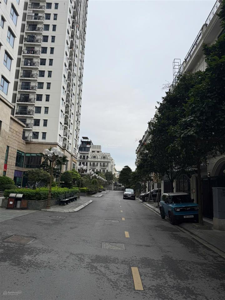 Cần bán biệt thự liền kề bồ đề long biên hà nội.