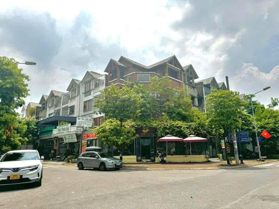 Cần bán nhà biệt thự liền kề thạch bàn long biên.