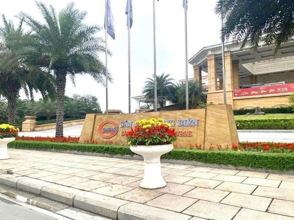 Cần bán biệt thự việt hưng long biên hà nội.