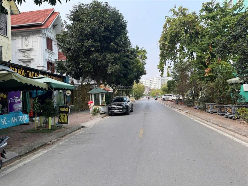 Cần bán biệt thự việt hưng long biên hà nội.